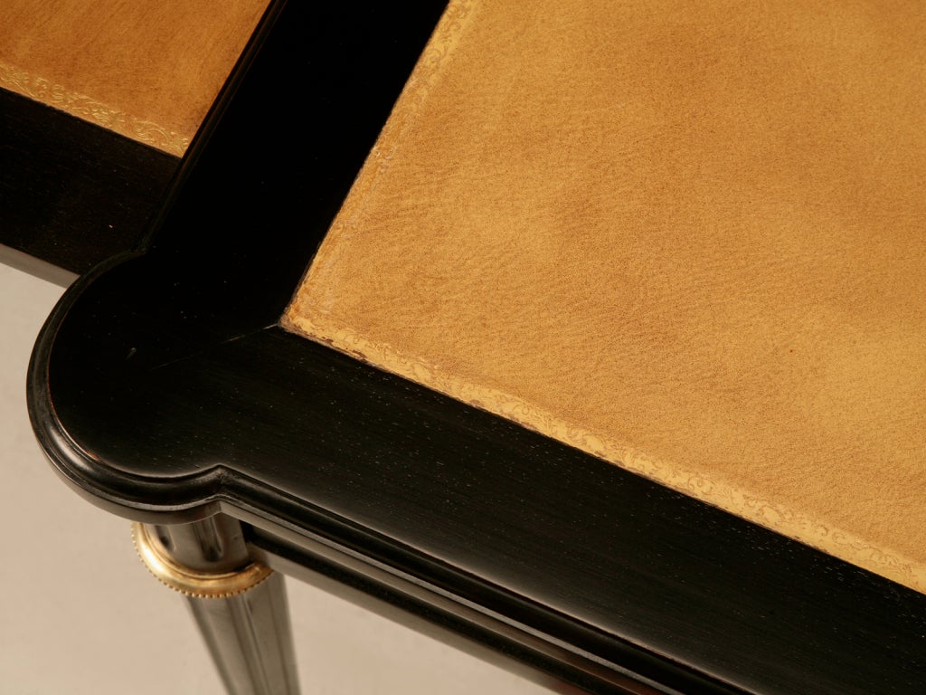 Elegant French LXVI Ebonized Mahogany 3 Drawer Bureau Plat/Desk In Good Condition In Chicago, IL