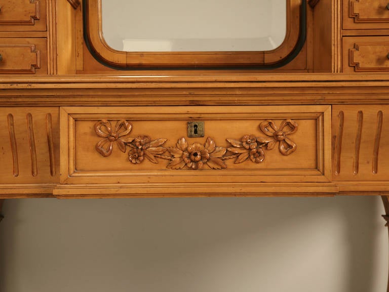 American Victorian Dressing Table with Mirror 1