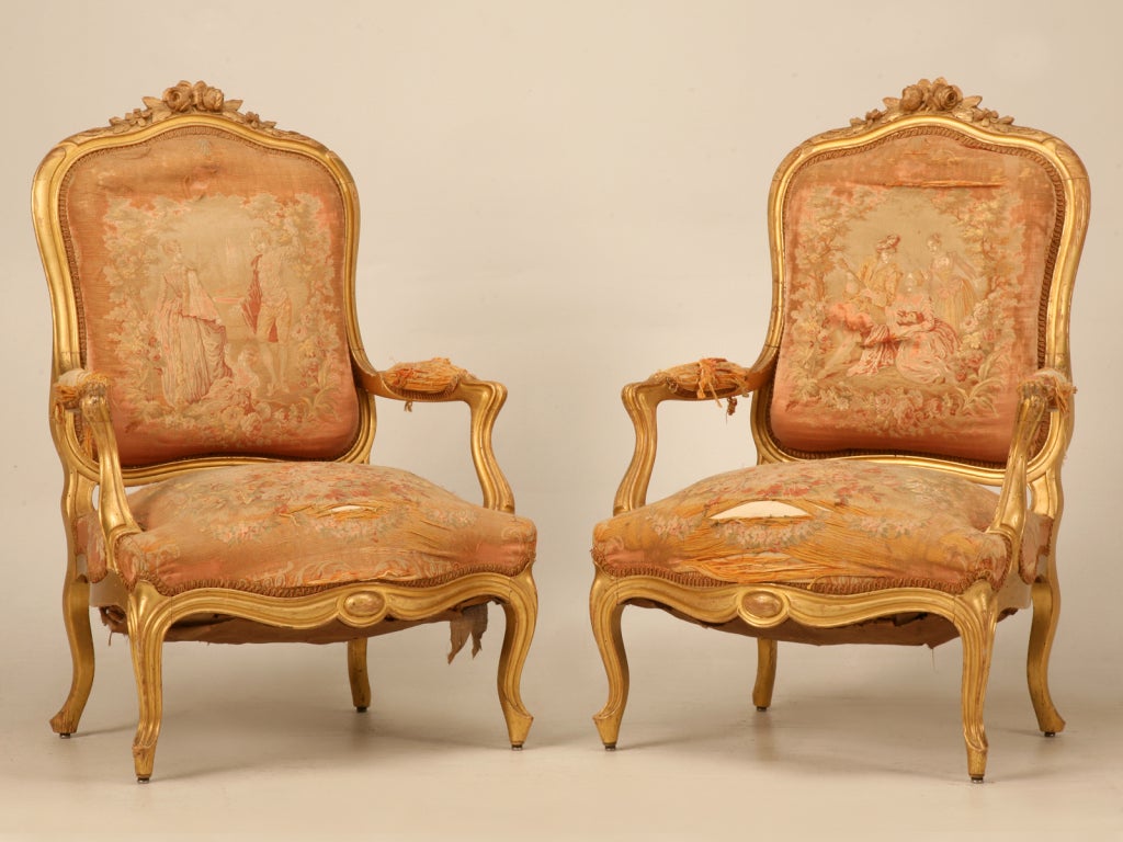 Original Antique French Gilt Aubusson Fabric Upholstered 7 Piece Parlour Set In Fair Condition In Chicago, IL