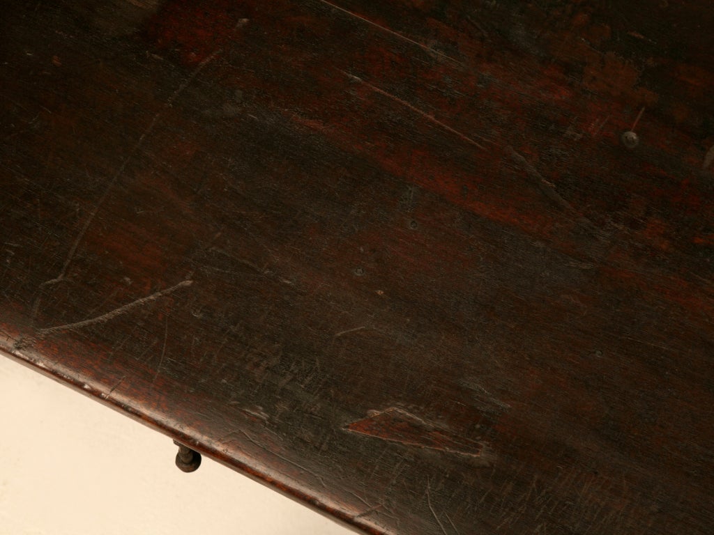 Rustique Ancienne console ou table de canapé espagnole Trois tiroirs profonds circa 1700's Restaurée en vente