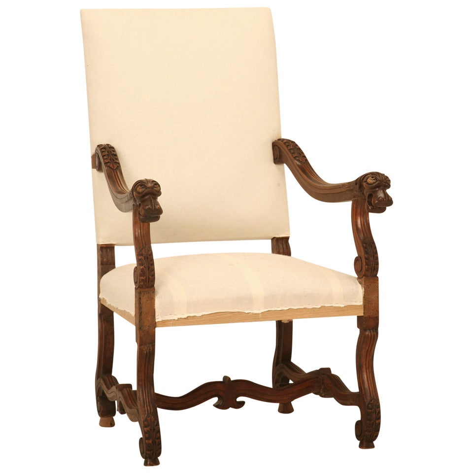 French, Walnut Os de Mouton Throne Chair with Dog Armrests, circa 1880 For Sale