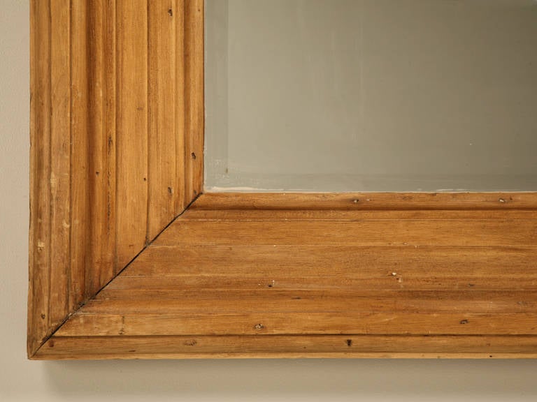 Antique English Scrubbed Pine Mirror In Good Condition In Chicago, IL