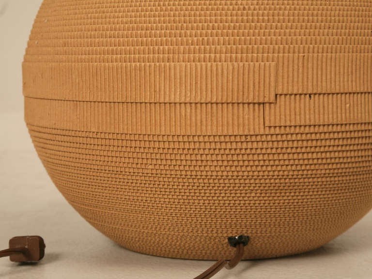 Hand-Crafted Ultra Cool Vintage Mid-Century Modern Sphere Shaped Cardboard Table Lamp For Sale