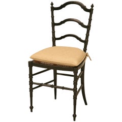 Antiker französischer Napoleon III.-Sessel mit Leiterrückenlehne und neuem Leinenpolster