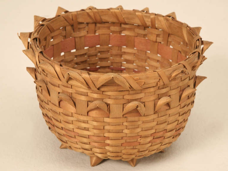 Collection of 6 Vintage Handmade Folk Art Baskets and Boxes for Gifts or Accents In Good Condition In Chicago, IL