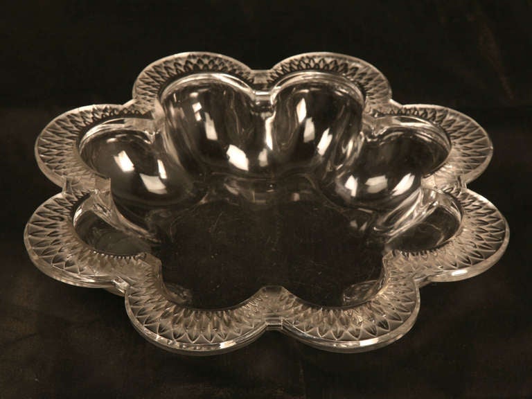 Vintage French Lalique Crystal Scalloped Bowl-Signed For Sale 1