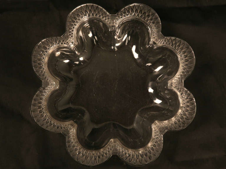 Vintage French Lalique Crystal Scalloped Bowl-Signed For Sale 2