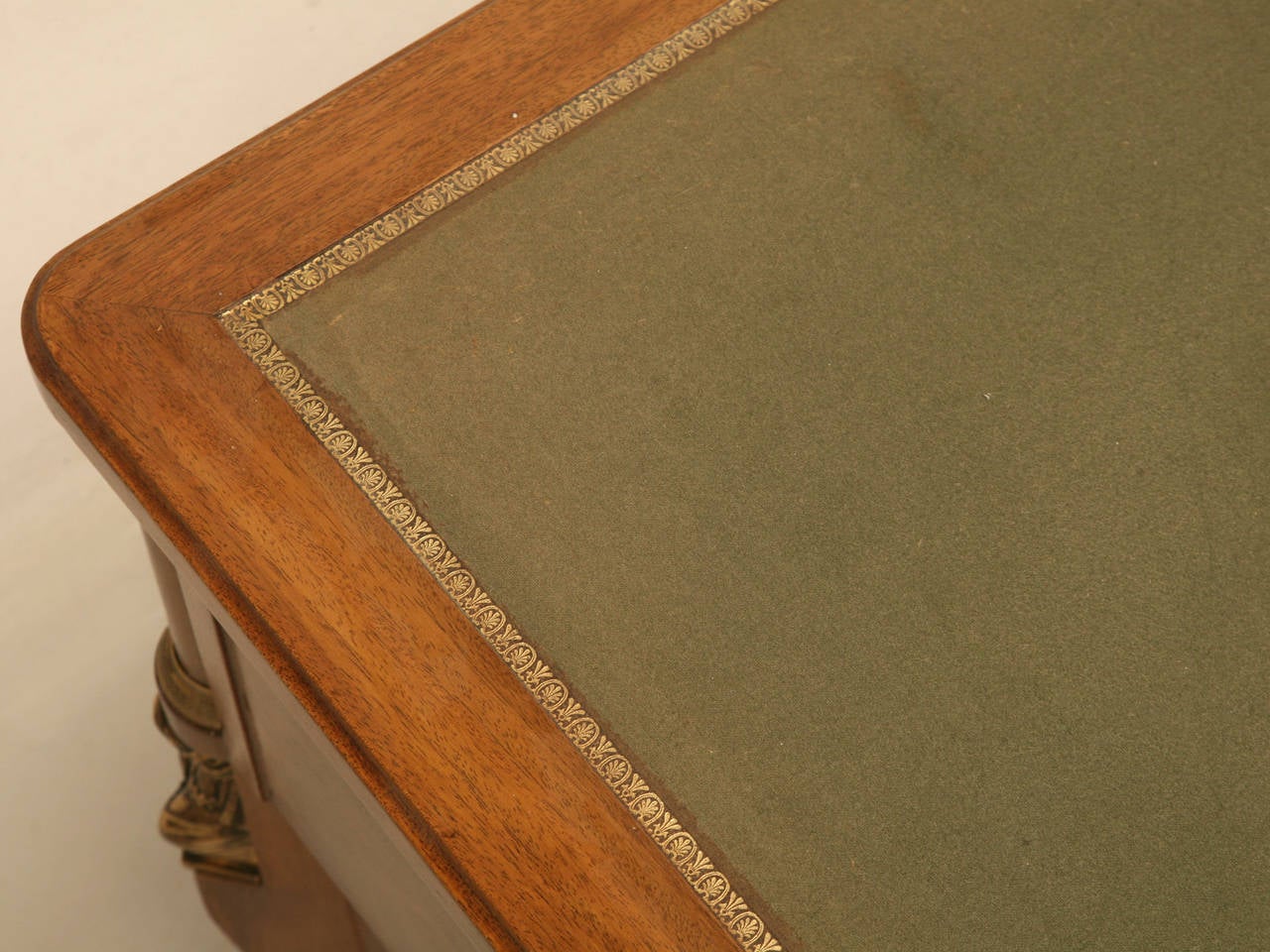 French Egyptian Revival Sun-Bleached Mahogany Desk, circa 1880 In Good Condition In Chicago, IL