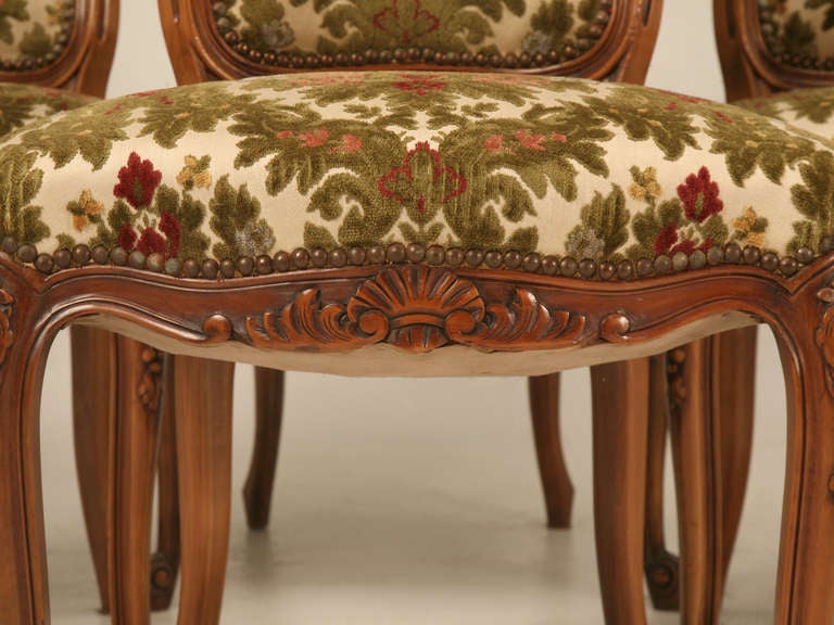 French Louis XV Cherry Dining Chairs c1940's In Good Condition In Chicago, IL