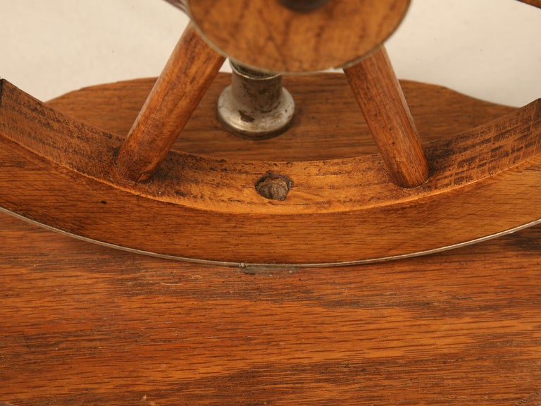 Mid-20th Century Original Vintage A. Brandt Ranch Oak Wagon Wheel Western-Cowboy Table Lamp For Sale