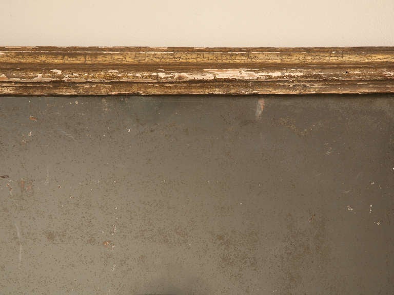 Circa 1800 Rustic Original Antique French Gilded Mirror with Heavy Patination* In Distressed Condition In Chicago, IL