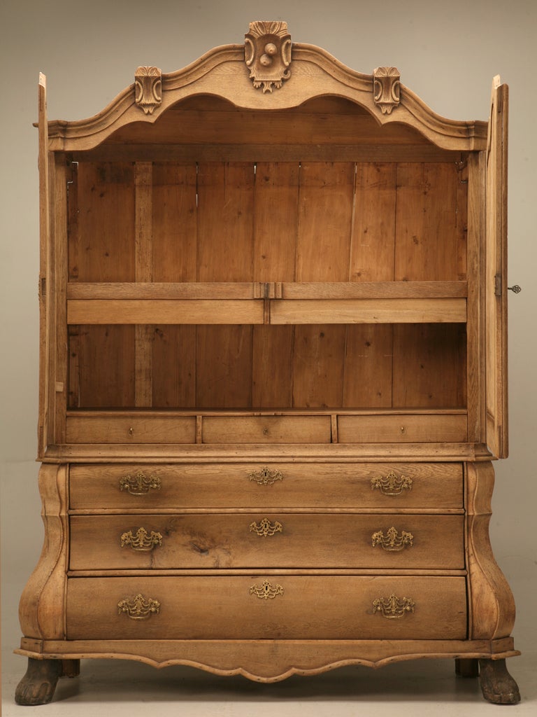 Stunning All Original 18th Century Dutch Oak Bombe Cupboard w/Tulip Plateaus 5