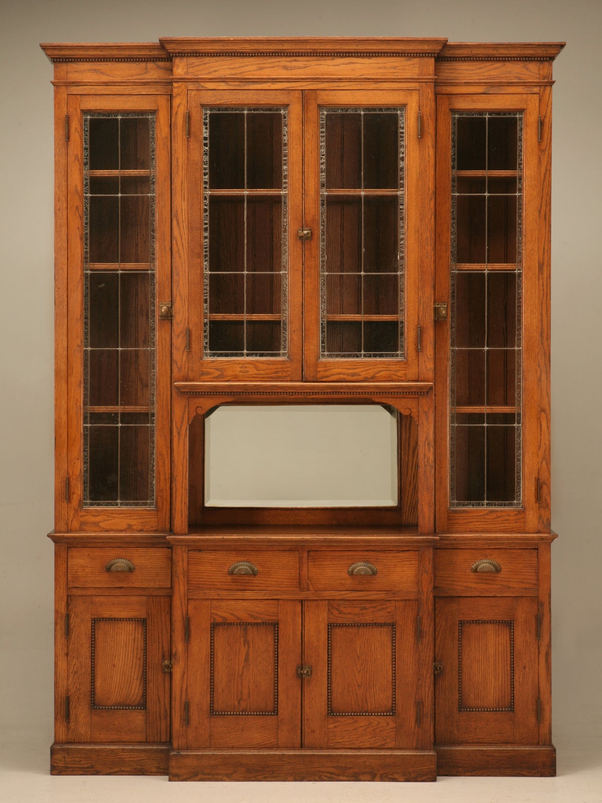 Antique American "Mission" Leaded-Glass & Quarter-Sawn Oak Cabinet/Cupboard