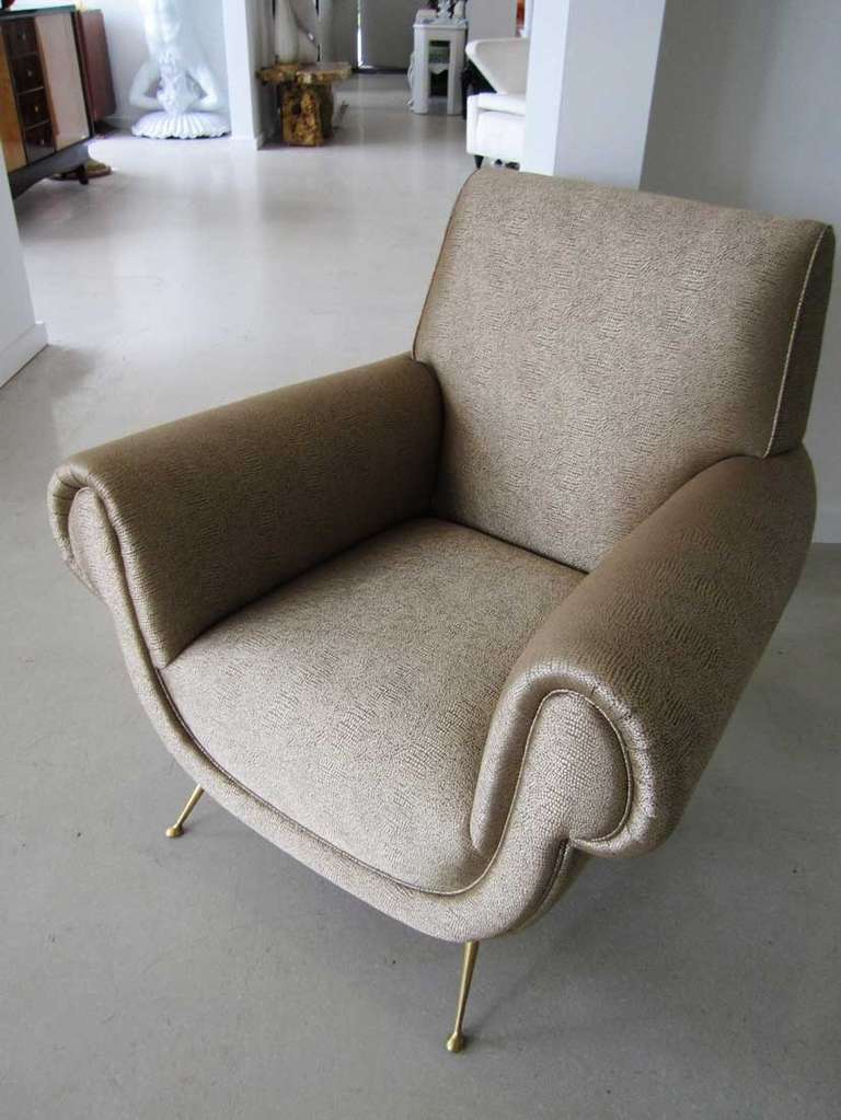 Pair of Italian Vintage 1960's Arm Chairs In Excellent Condition For Sale In West Palm Beach, FL