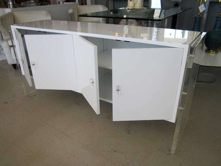 Mid Century Modern White Lacquer and Lucite Credenza In Excellent Condition In West Palm Beach, FL