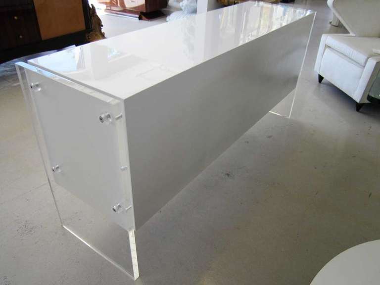 Mid Century Modern White Lacquer and Lucite Credenza 3