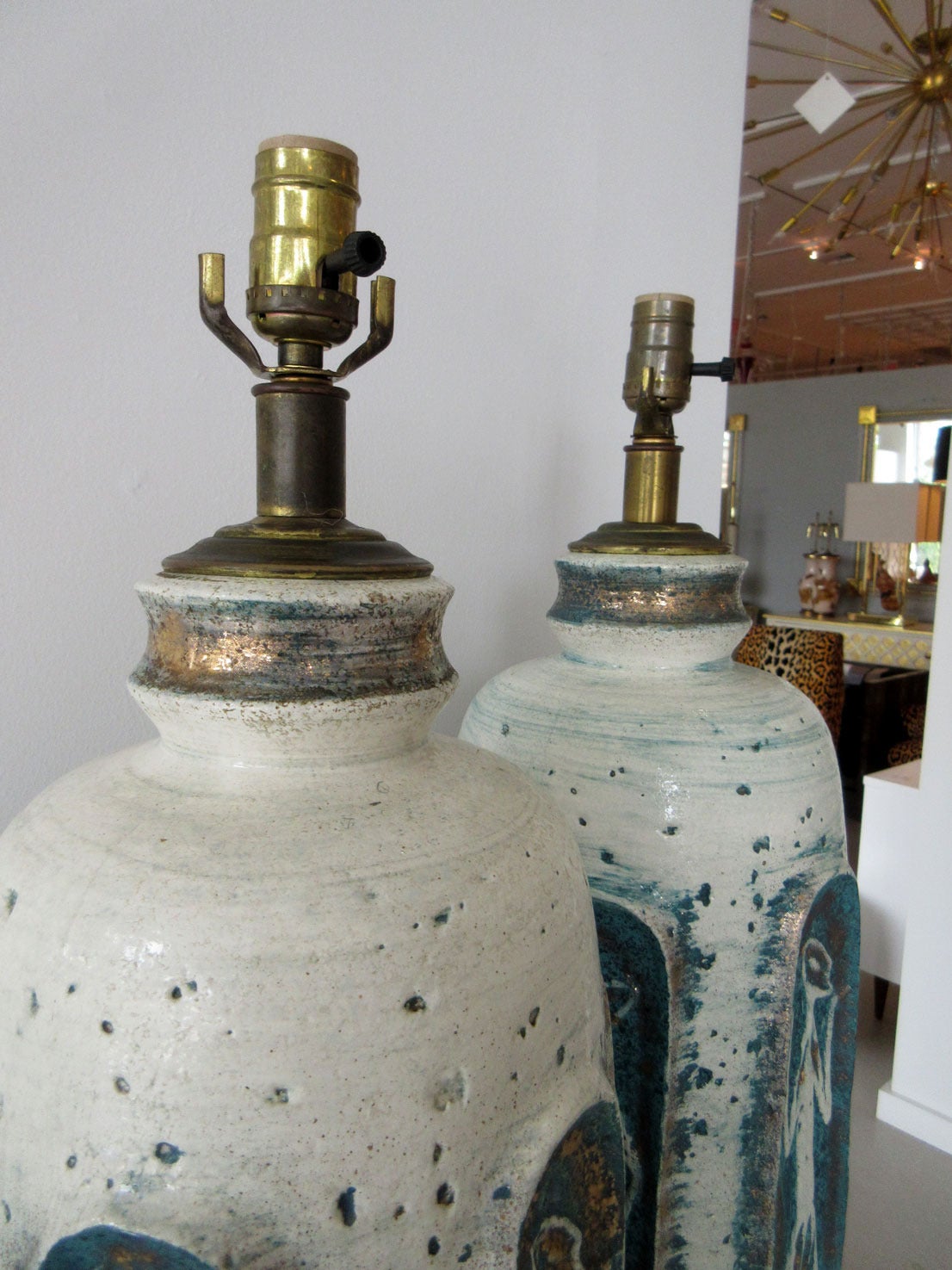 Pair of Ceramic Tye of California Lamps In Good Condition In West Palm Beach, FL