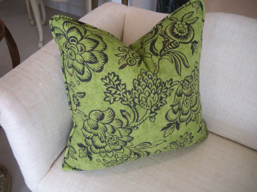 Petite Settee 2