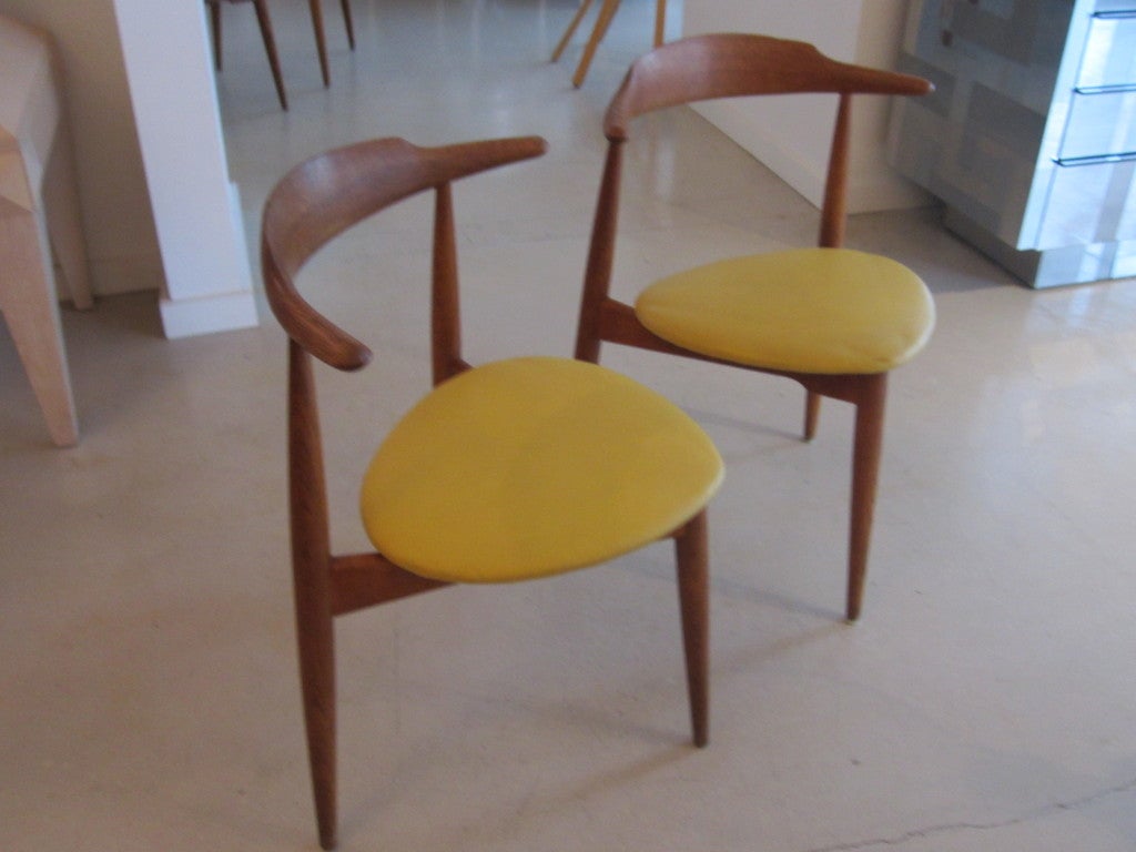 Mid-20th Century Set of Four Hans Wegner - Fritz Hansen Three Legged Chairs