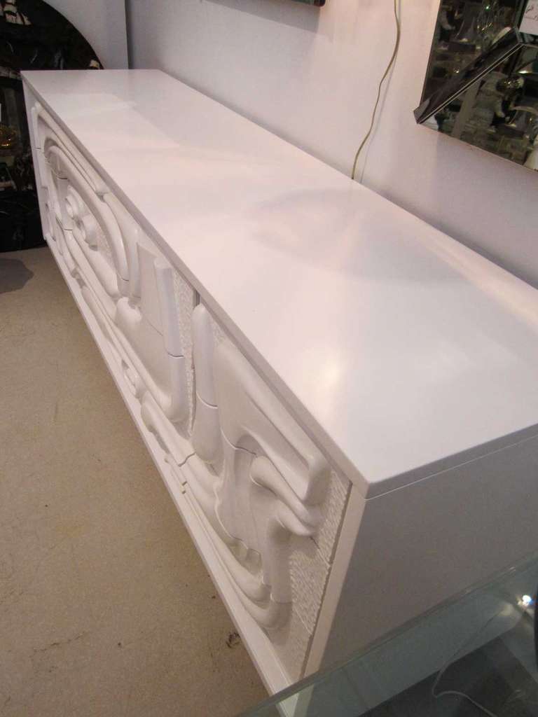 White Lacquered Witco Dresser In Excellent Condition In West Palm Beach, FL