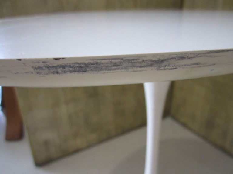 Vintage Oval Saarinen Side Table 4