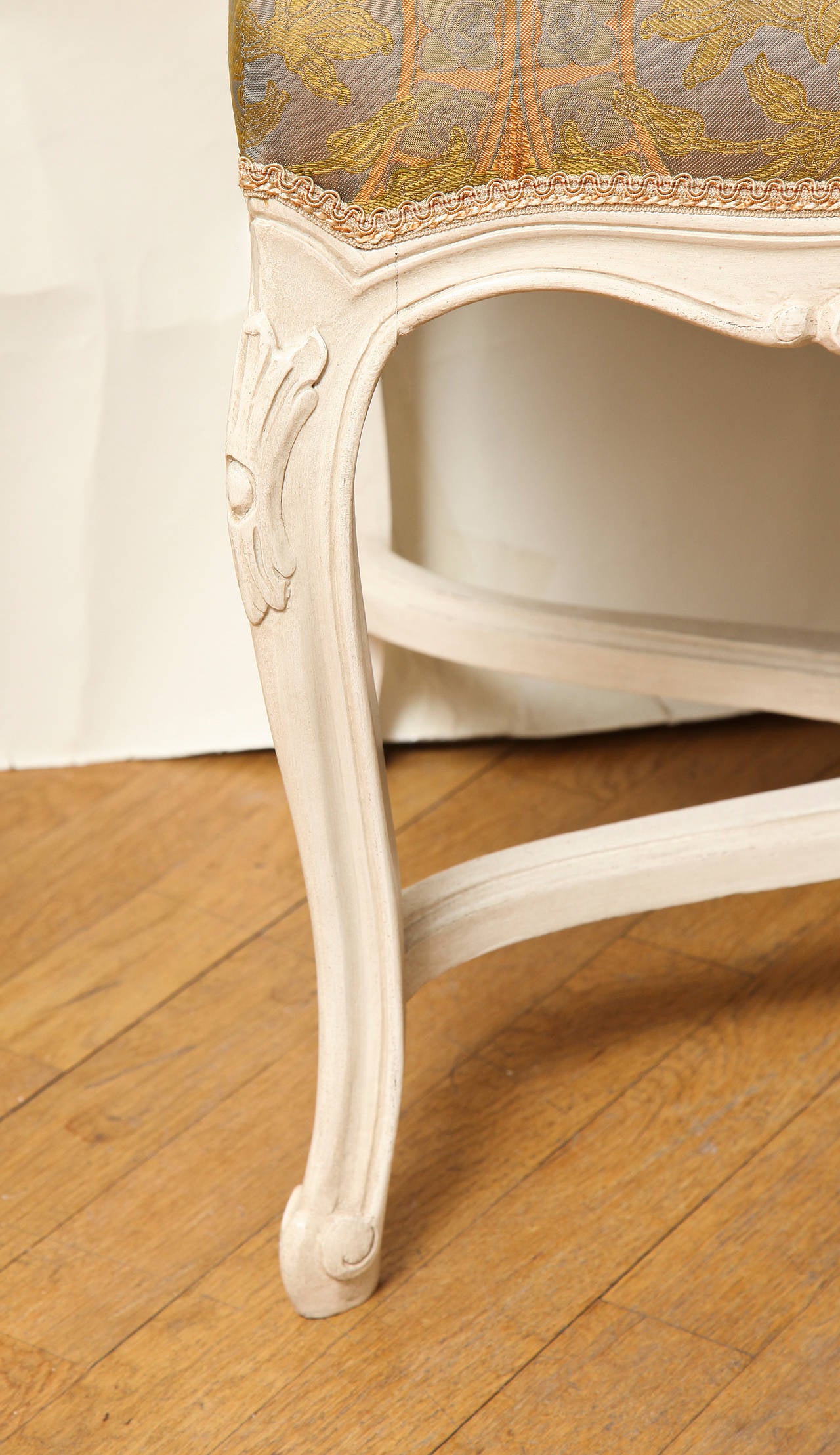 French Louis XV Style White Painted Bench 2