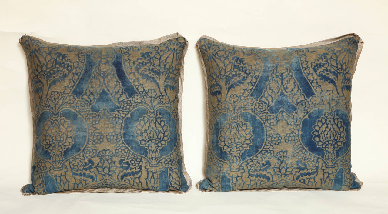 Renaissance Pair of Vintage Fortuny Fabric Cushions in the Nicolo Pattern