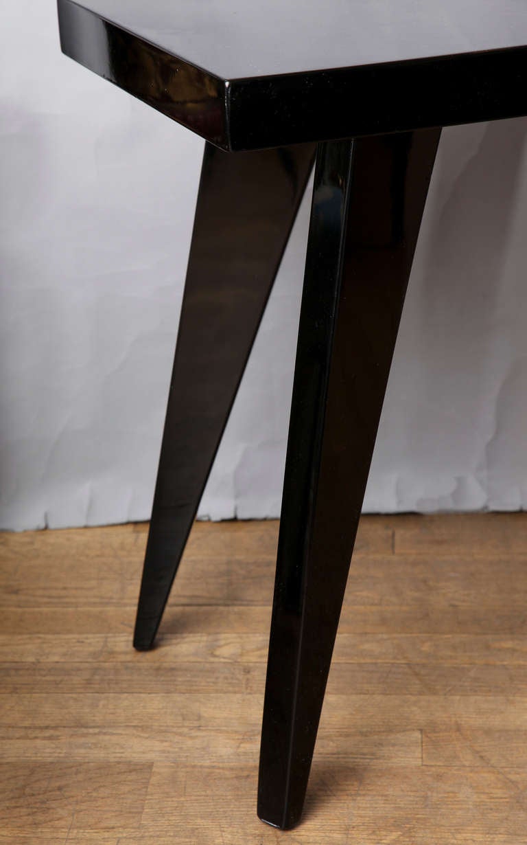 Pair of Black Lacquered Side Tables by William Haines In Excellent Condition In New York, NY