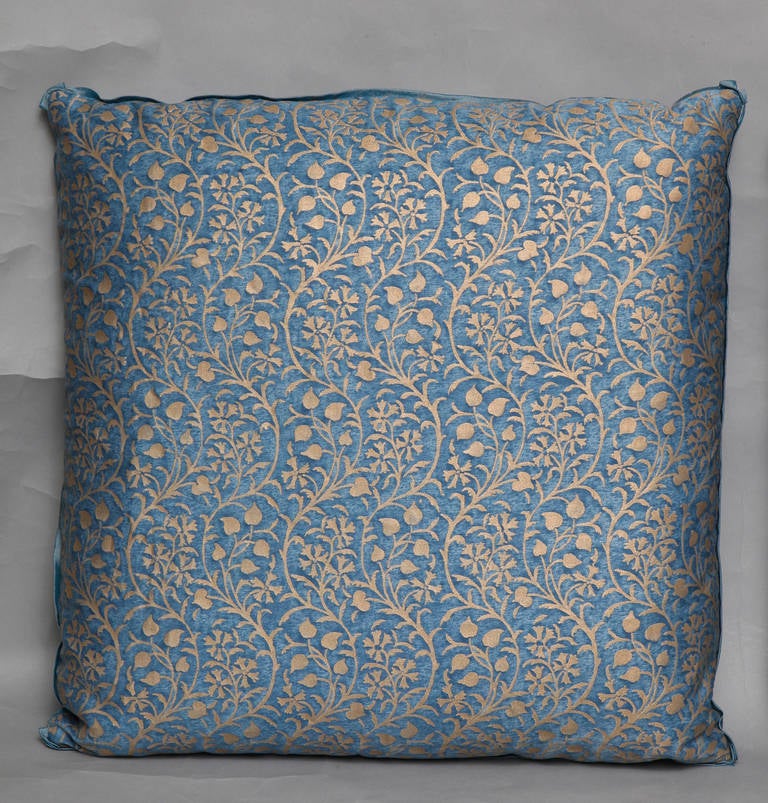Moorish A Pair of Fortuny Fabric Cushions in the Granada Pattern
