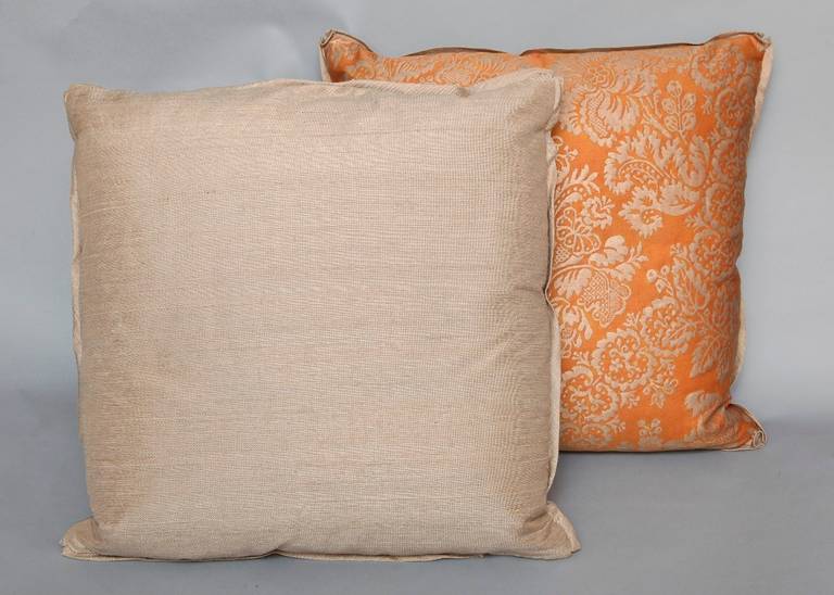 A Pair of Vintage Fortuny Fabric Cushions In Excellent Condition In New York, NY