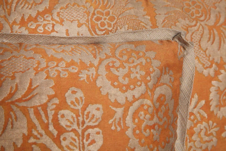 A Pair of Vintage Fortuny Fabric Cushions 1