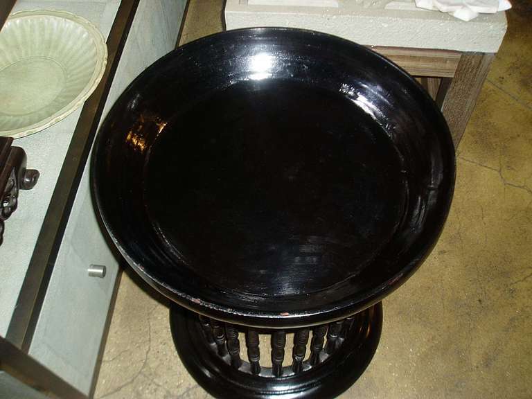 Black Lacquered Teak Side Table In Excellent Condition In New York, NY