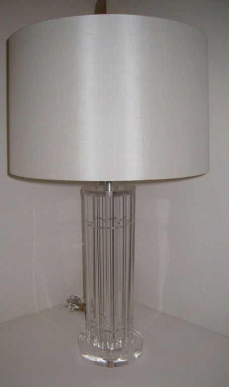 Pair of Lucite Lamps by Rittsco In Excellent Condition In Los Angeles, CA