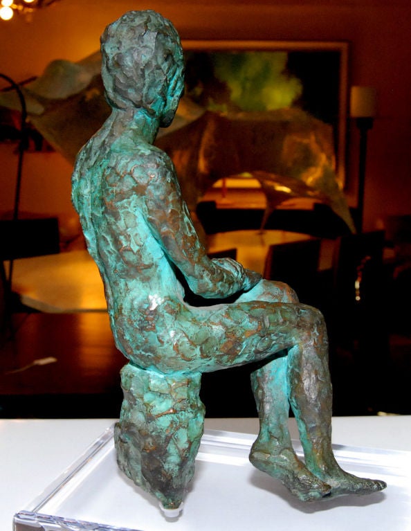 Lucite Sculpture de femmes nues en bronze en vente