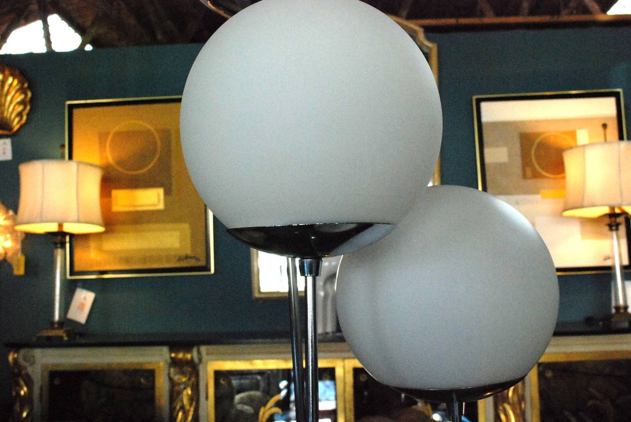 Mid-Century Modern Floor Lamp in the Style of Milo Baughman In Good Condition In Cathedral City, CA