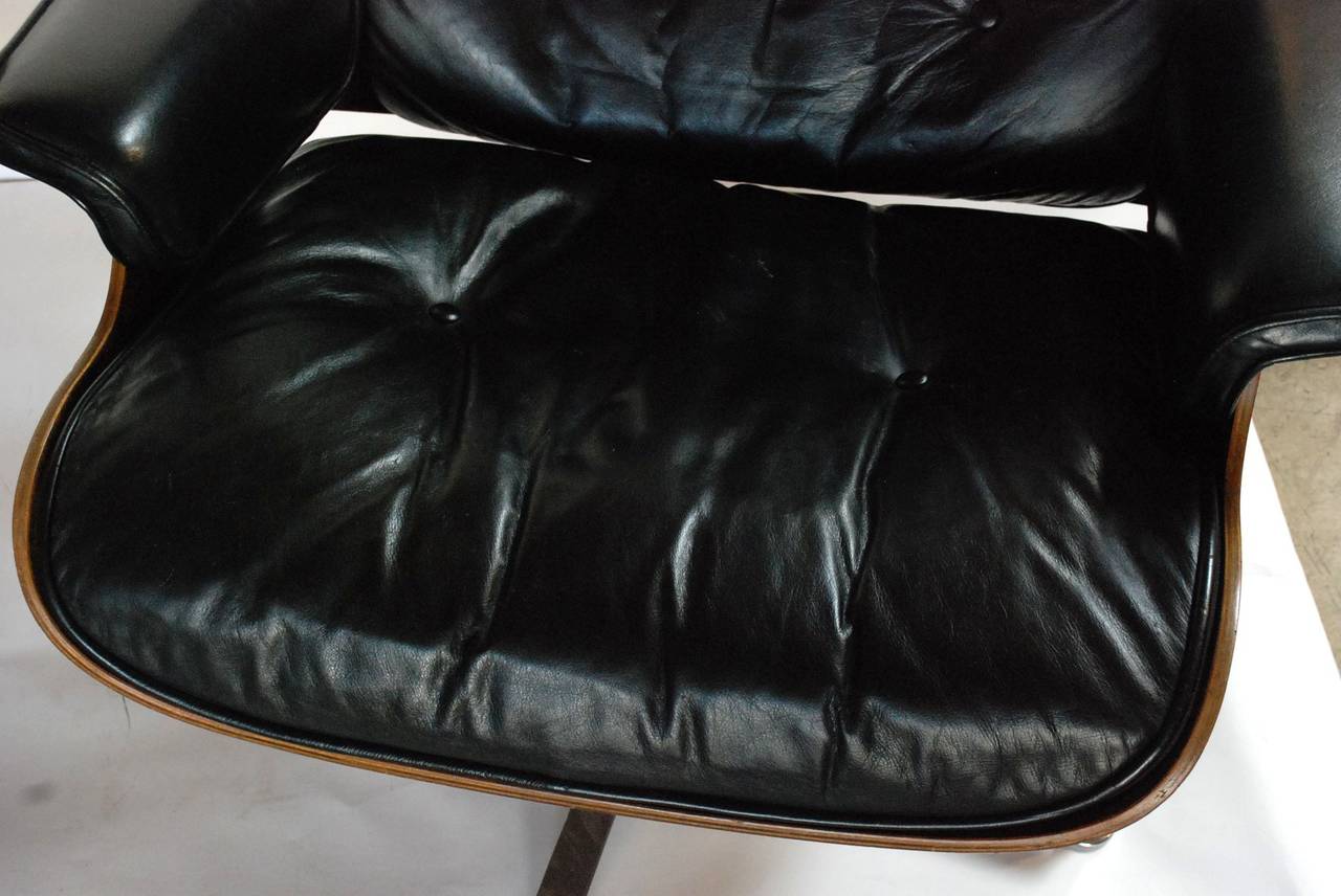 Early Original Eames Lounge 670, 671 Armchair and Ottoman In Good Condition In Cathedral City, CA