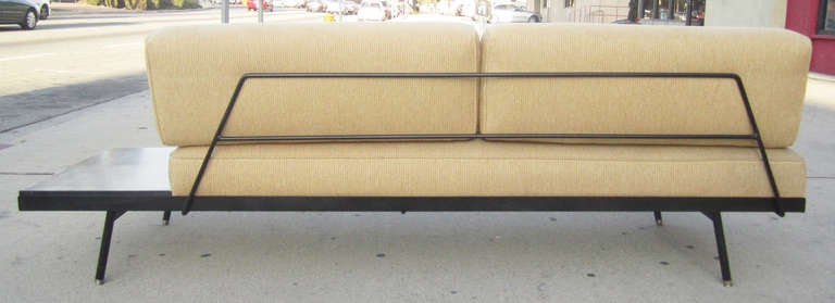 Mid-Century Modern Sofa with Table by Vista of California In Good Condition In Pasadena, CA