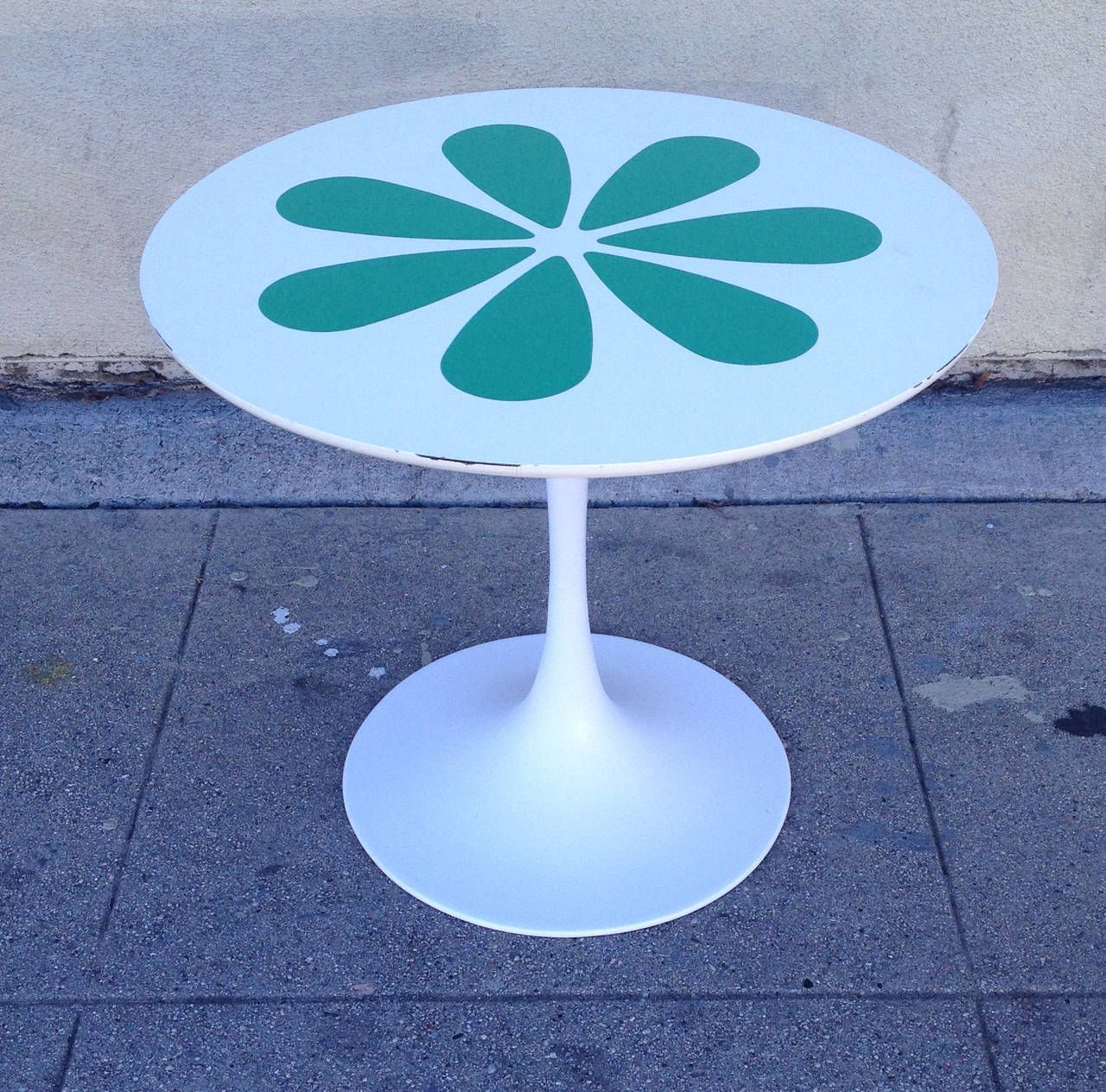 Burke Tulip Tables with Laminate Flower Motif inspired by Eero Saarinen 3