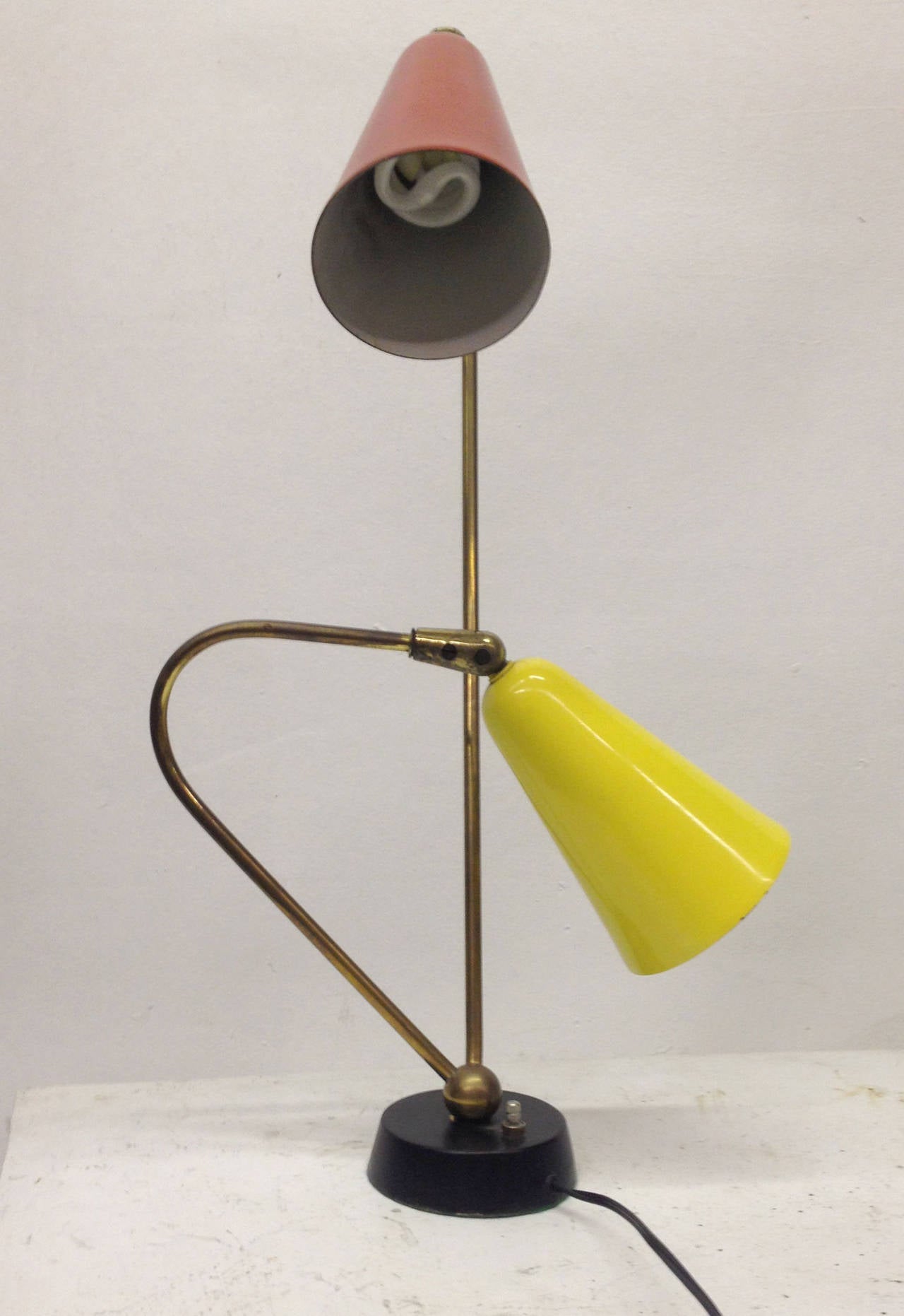 Mid-Century Modern Two-Arm Table Lamp In Excellent Condition In Pasadena, CA