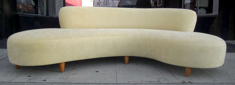 Mid-20th Century Curved Serpentine Sofa In Style of V. Kagan
