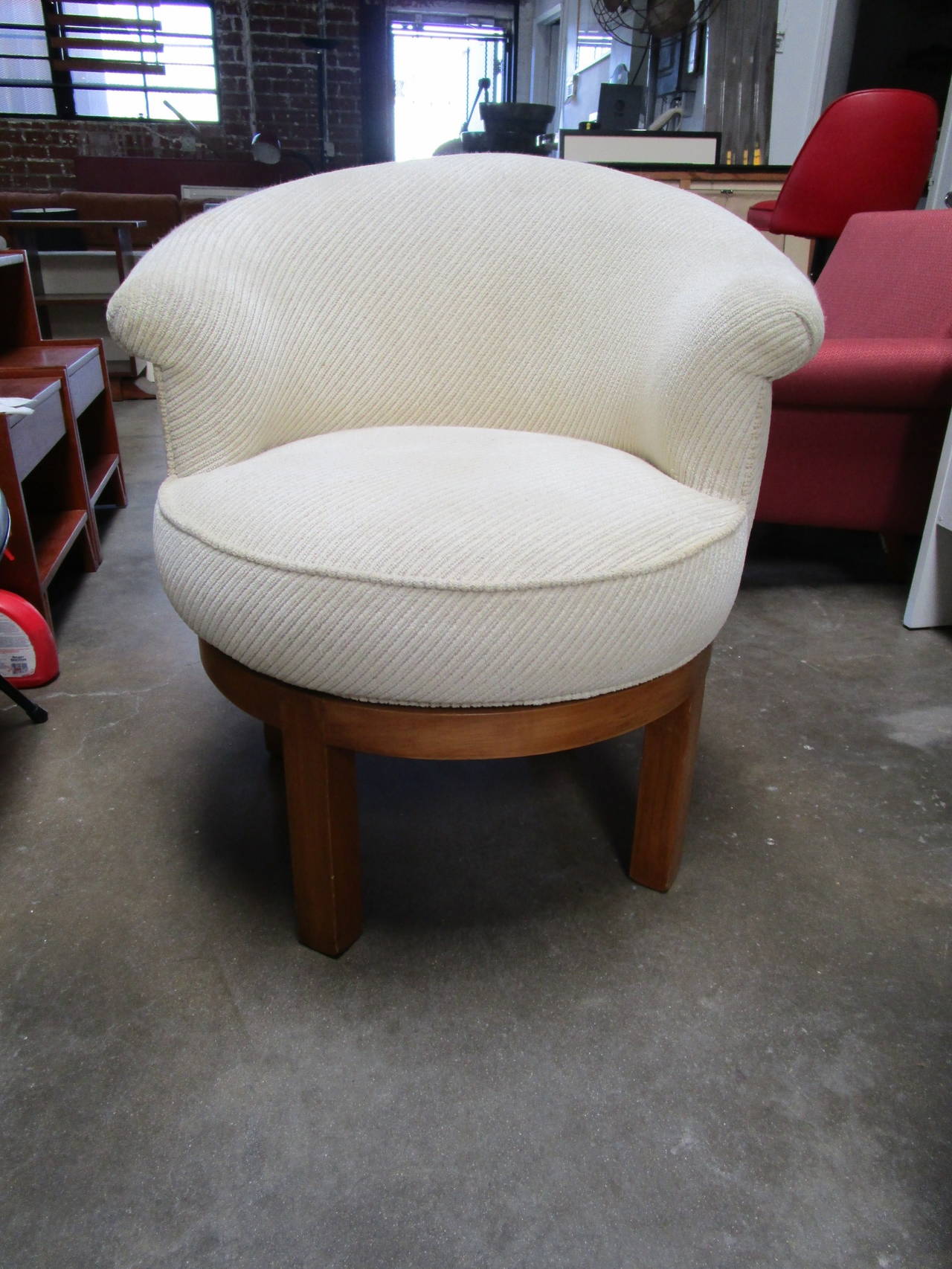 Mid-20th Century Pair of Off-White Corduroy Swivel  Chairs by Harvey Probber