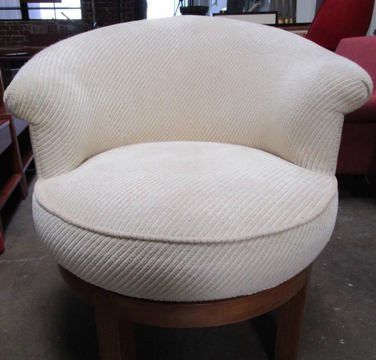 Pair of Off-White Corduroy Swivel  Chairs by Harvey Probber In Good Condition In Pasadena, CA