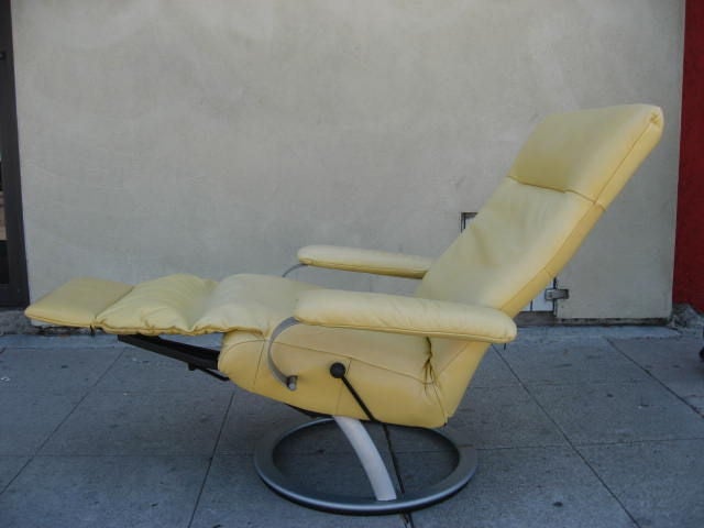 A Leather Recliner by Lafer In Excellent Condition In Pasadena, CA
