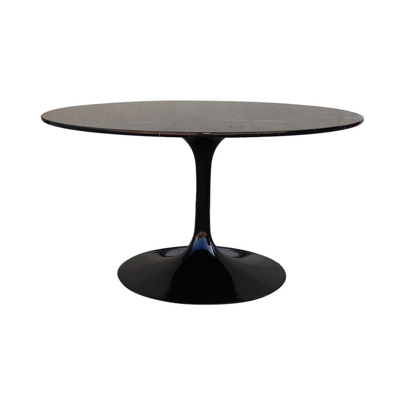 Black Pedestal Tulip dining table by Eero Saarinen at 1stdibs