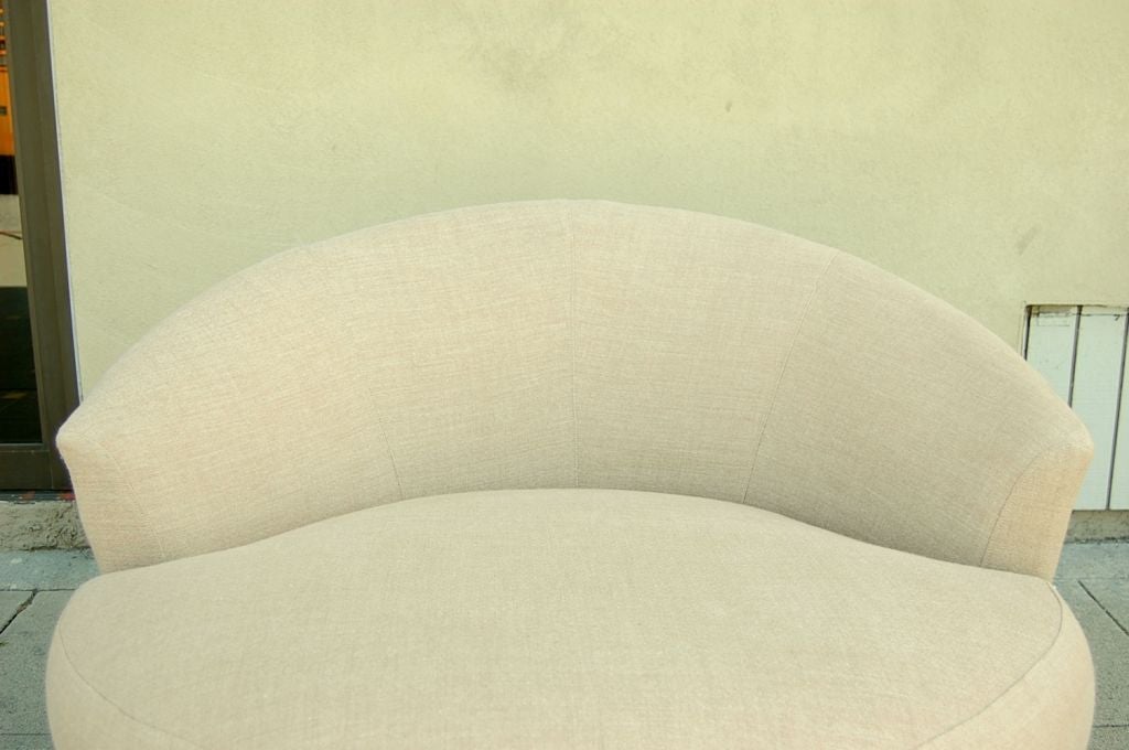Oversize  Chair designed after  Milo Baughman