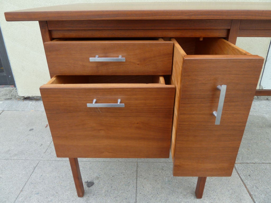 Mid-20th Century Walnut Desk by Paul McCobb for Lane Furniture Co.