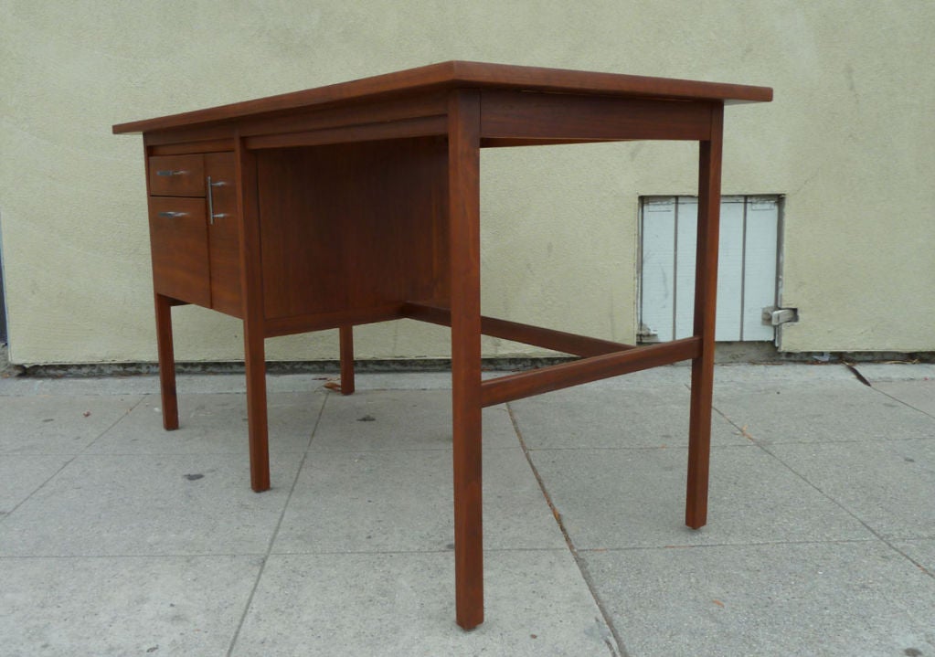 Walnut Desk by Paul McCobb for Lane Furniture Co. 2