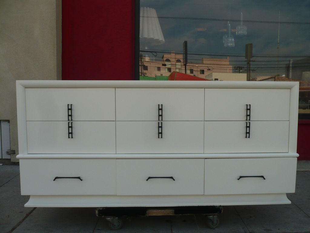White Lacquer Chest of Drawers