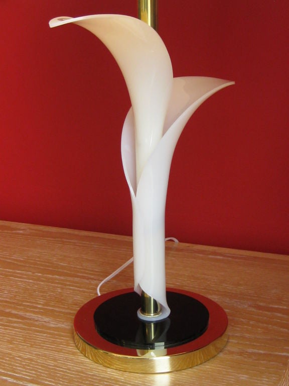 Late 20th Century Charming Floral-like Table Lamp by Canadian Designer Rougier