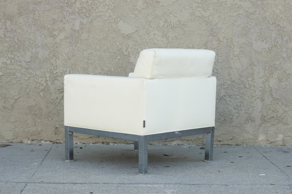 Late 20th Century Italian White Leather Club Chairs by Minotti, Pair